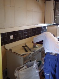 ホワイト＆イエローで明るいくポップな仕上がりに